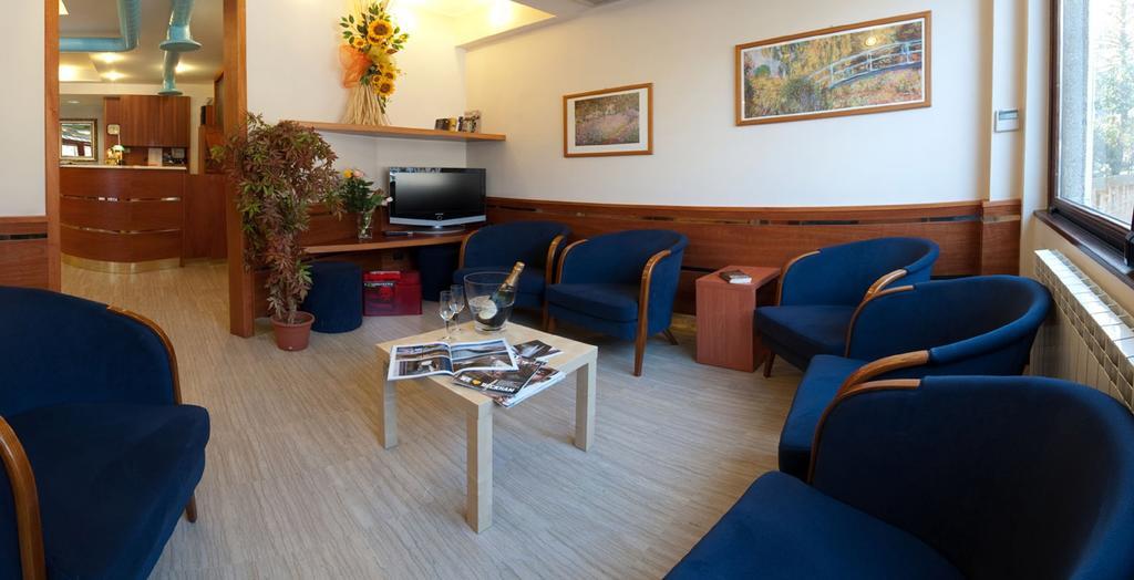 Hotel Ristorante Tre Leoni Somma Lombardo Extérieur photo