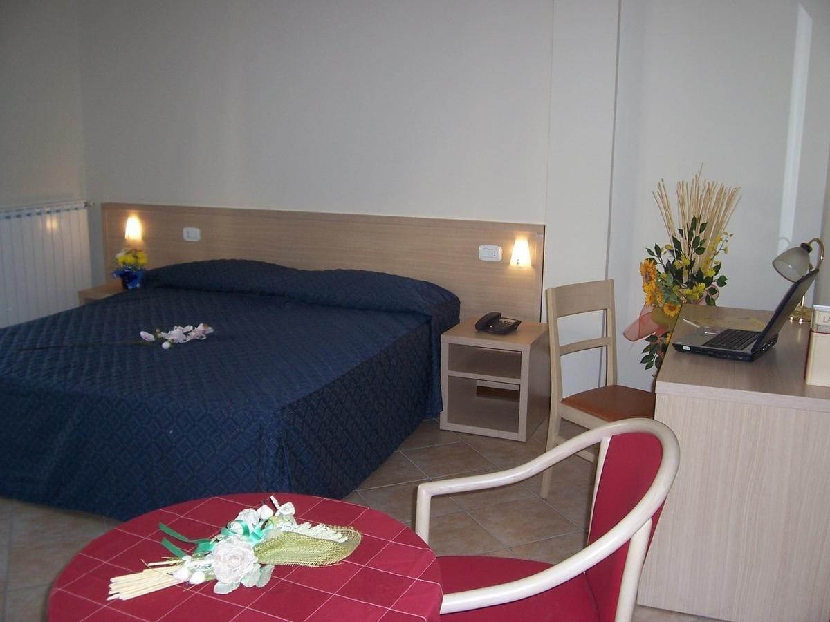Hotel Ristorante Tre Leoni Somma Lombardo Extérieur photo