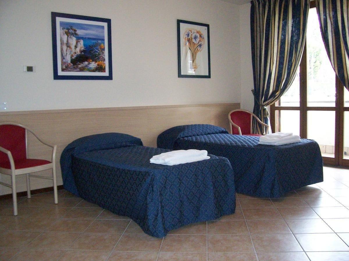 Hotel Ristorante Tre Leoni Somma Lombardo Extérieur photo