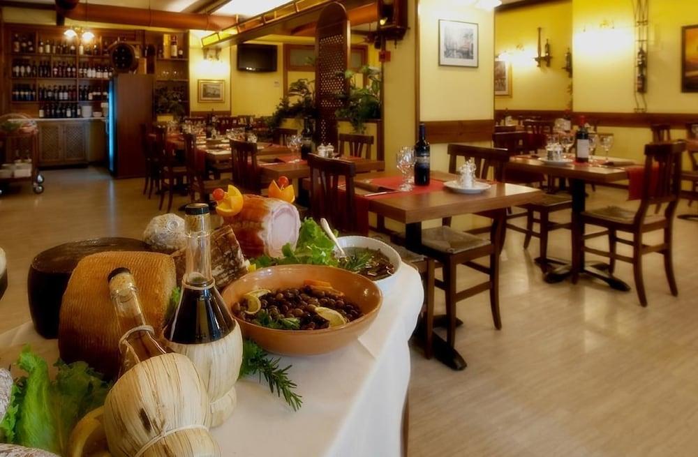 Hotel Ristorante Tre Leoni Somma Lombardo Extérieur photo