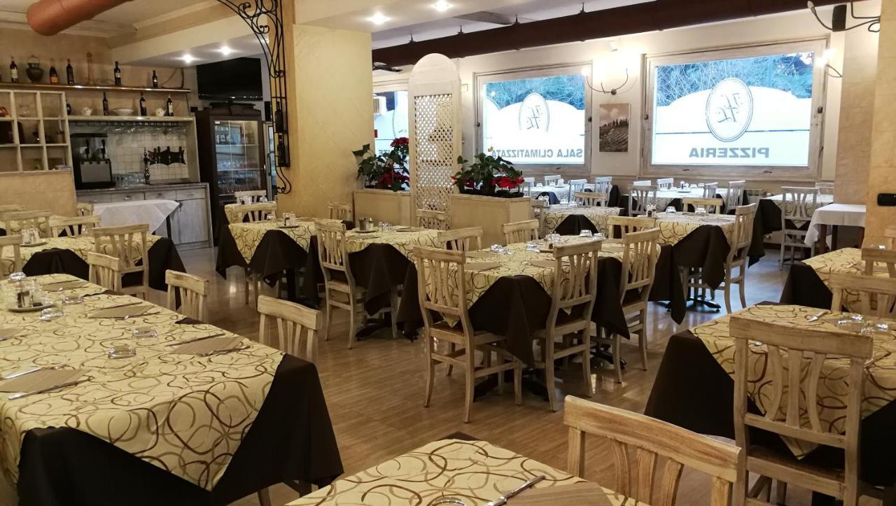 Hotel Ristorante Tre Leoni Somma Lombardo Extérieur photo